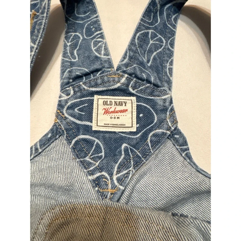 Old Navy Workwear Baby Denim Shortalls Blue Smiley Face Peace Sign 0-3M Overalls